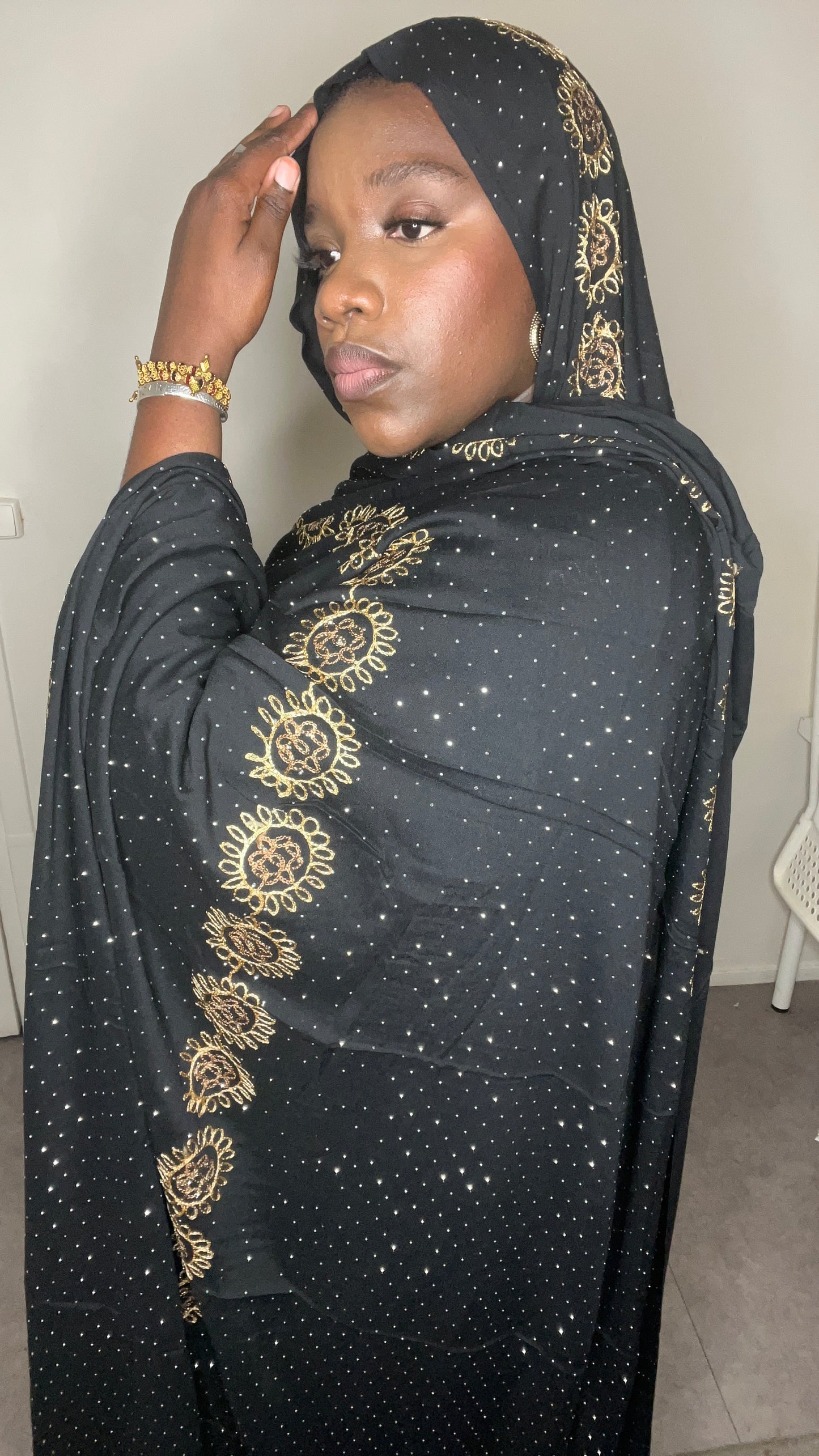 Dampé à motif noir strass avec broderie fleur