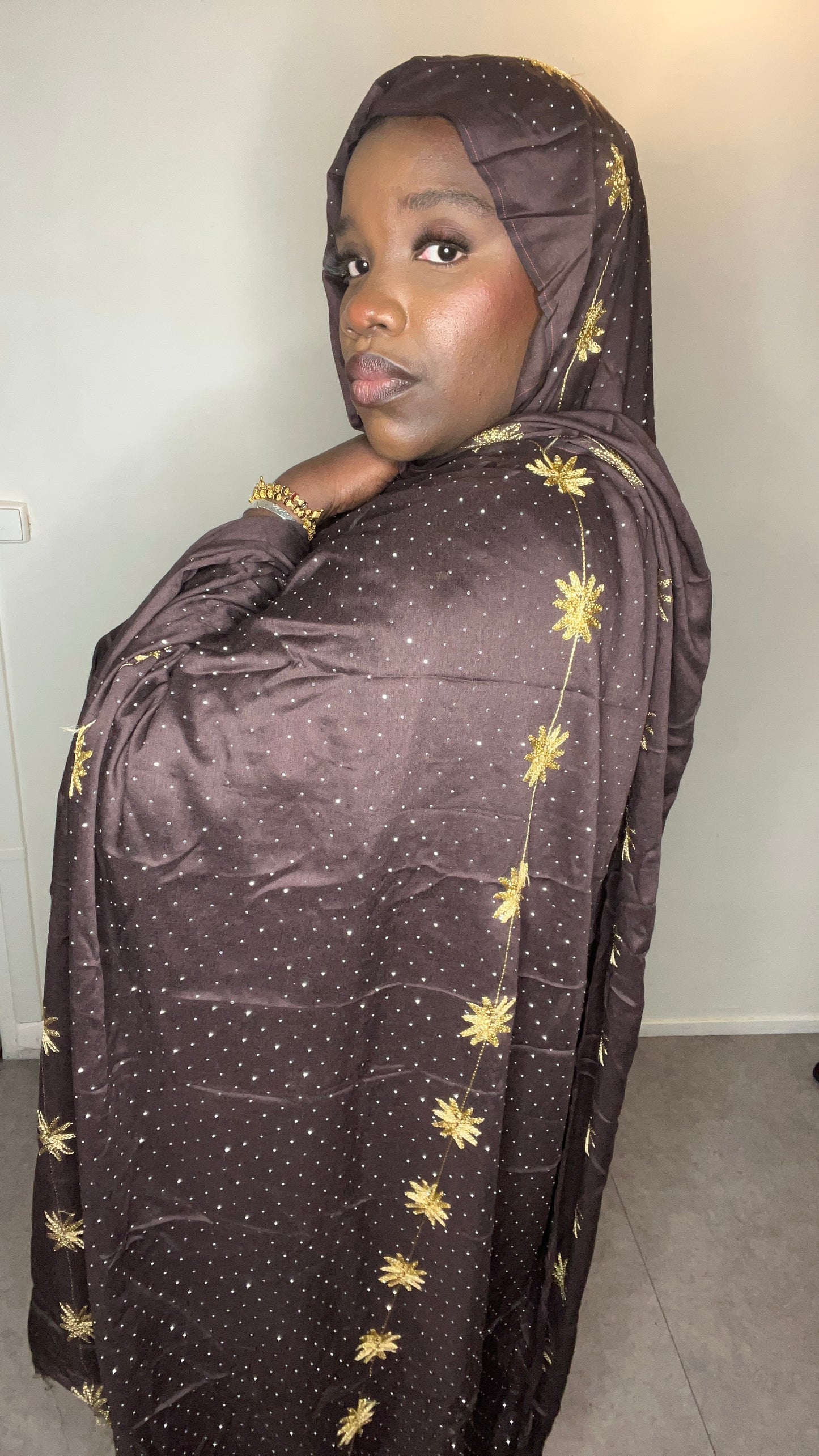 Dampe marron a motif avec strass et broderie
