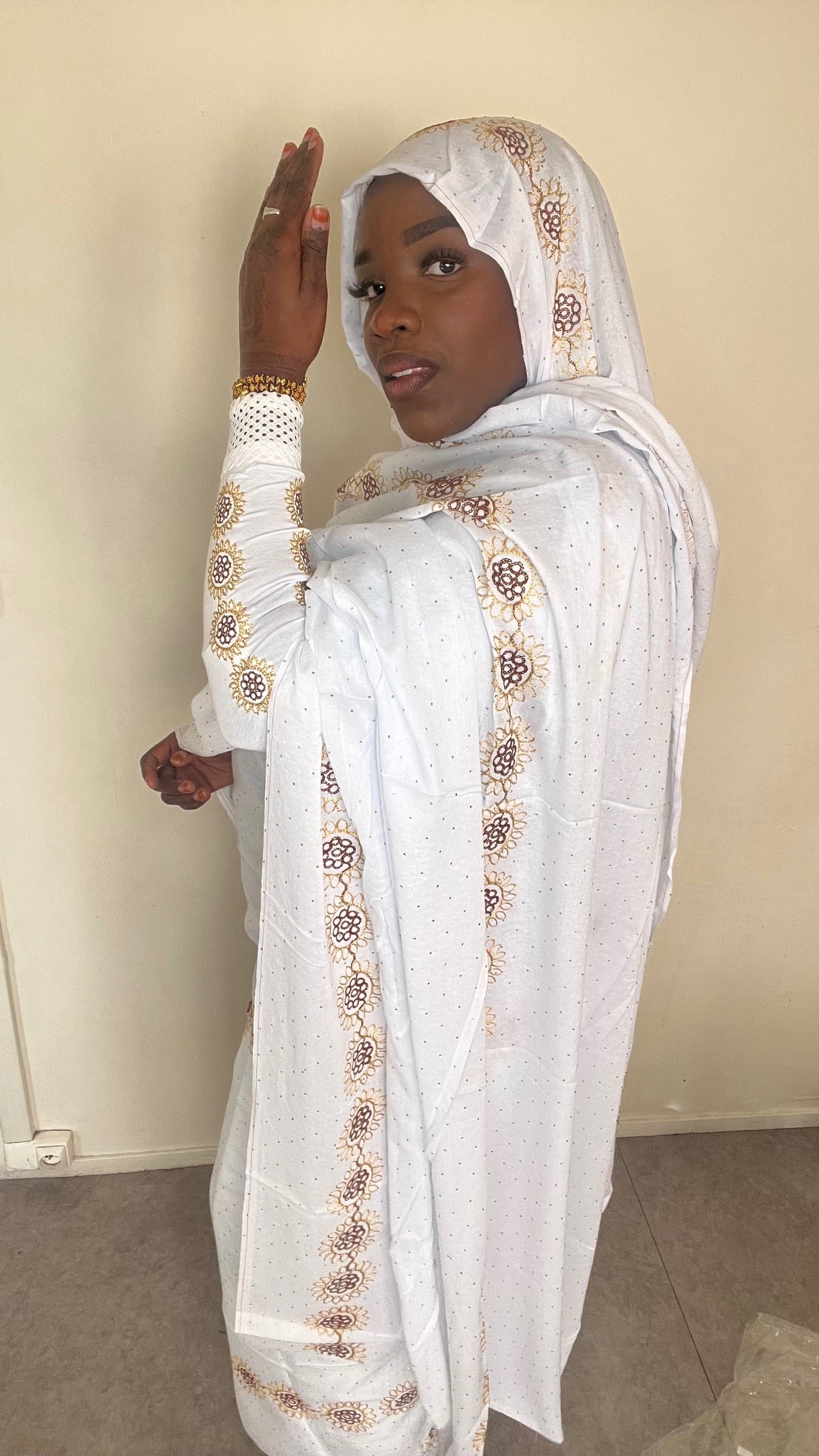 DAMPÉ BLANC BRODÉ À STRASS AVEC BODY
